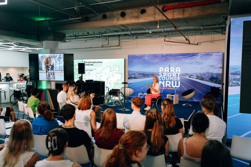 Gianna Regenbrecht Para Sport Lounge