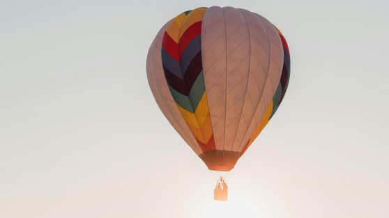 Heißluftballon am Himmel | WestLotto Wunscherfüller
