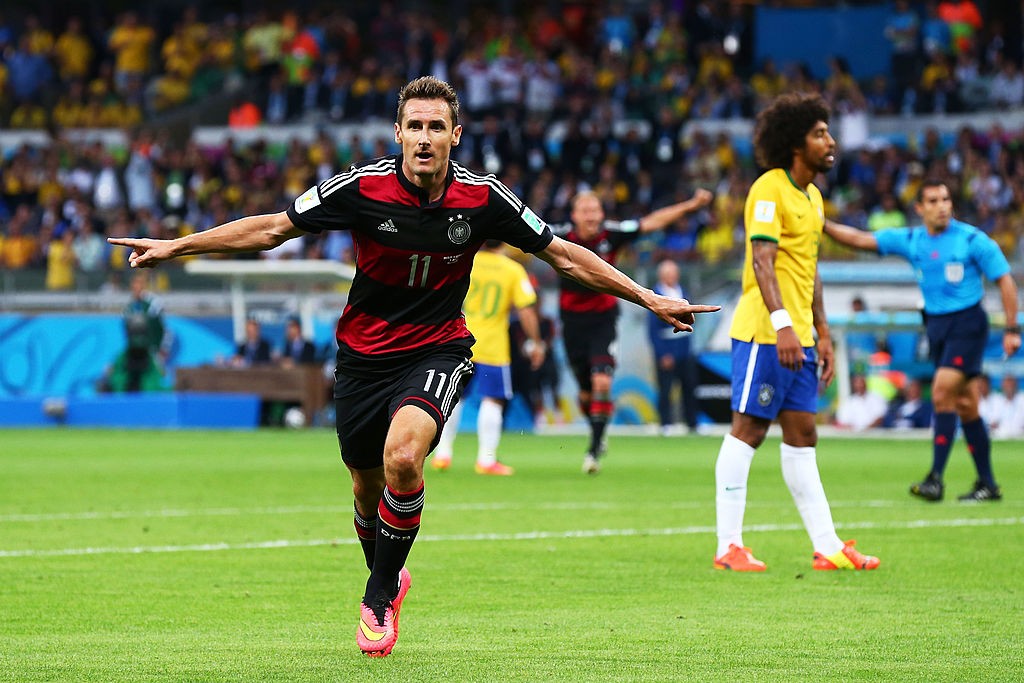 Miroslav Klose jubelt im Deutschland Trikot