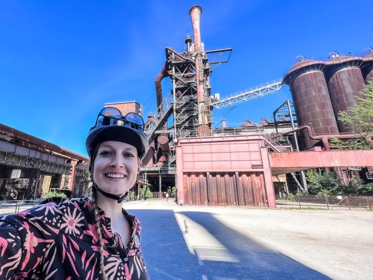 Selfie einer Radfahrerin im Landschaftspark Duisburg-Nord | WestLotto Radtour des Monats