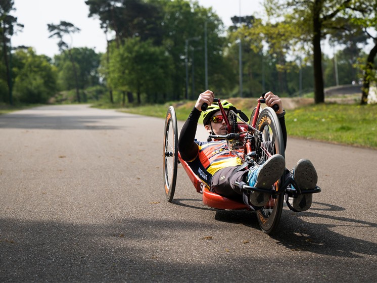 WestLotto-Toptalent Thorben van Ravenswaay auf Handbike