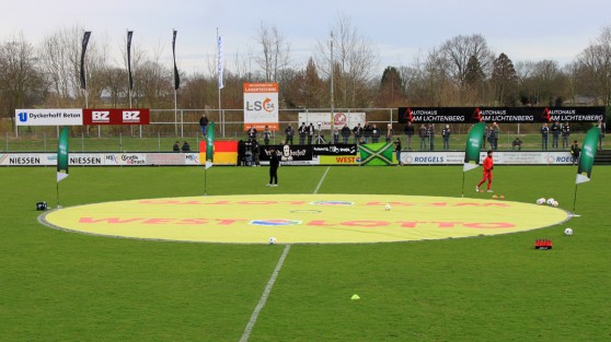 WestLotto-Mittelkreis auf dem Spielfeld | WDFV Fan-Aktion